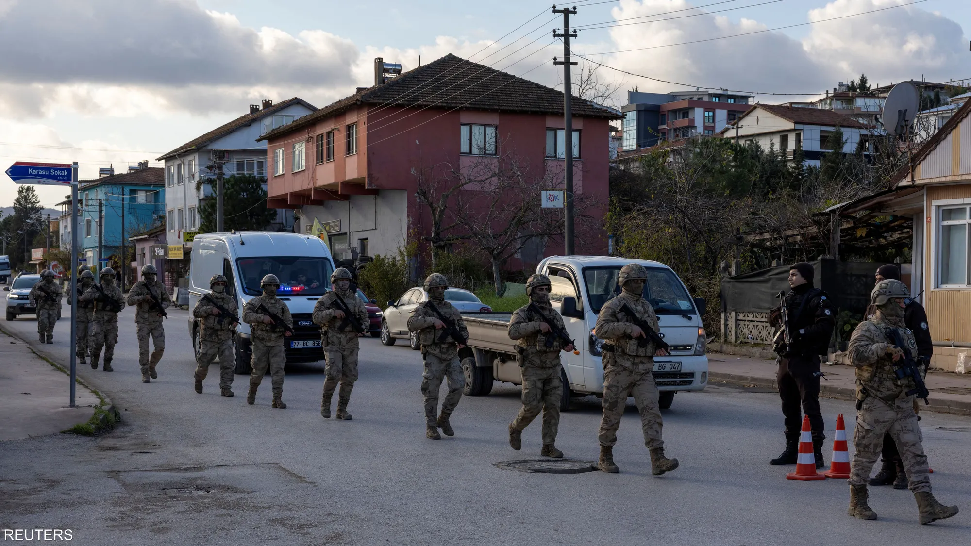 Turkish soldiers take part in an operation in Istanbul, T&uuml;rkiye, amid a municipal corruption probe.