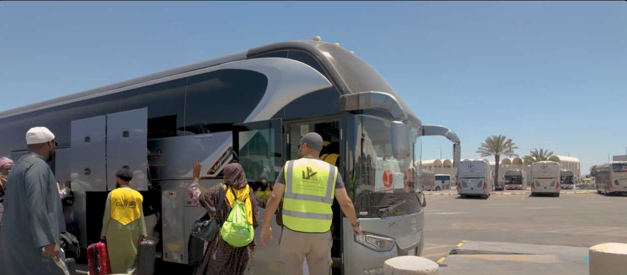 Somali pilgrims arrive at Madinah airport as Saudi Arabia begins receiving 432 travelers from Mogadishu and Hargeisa.