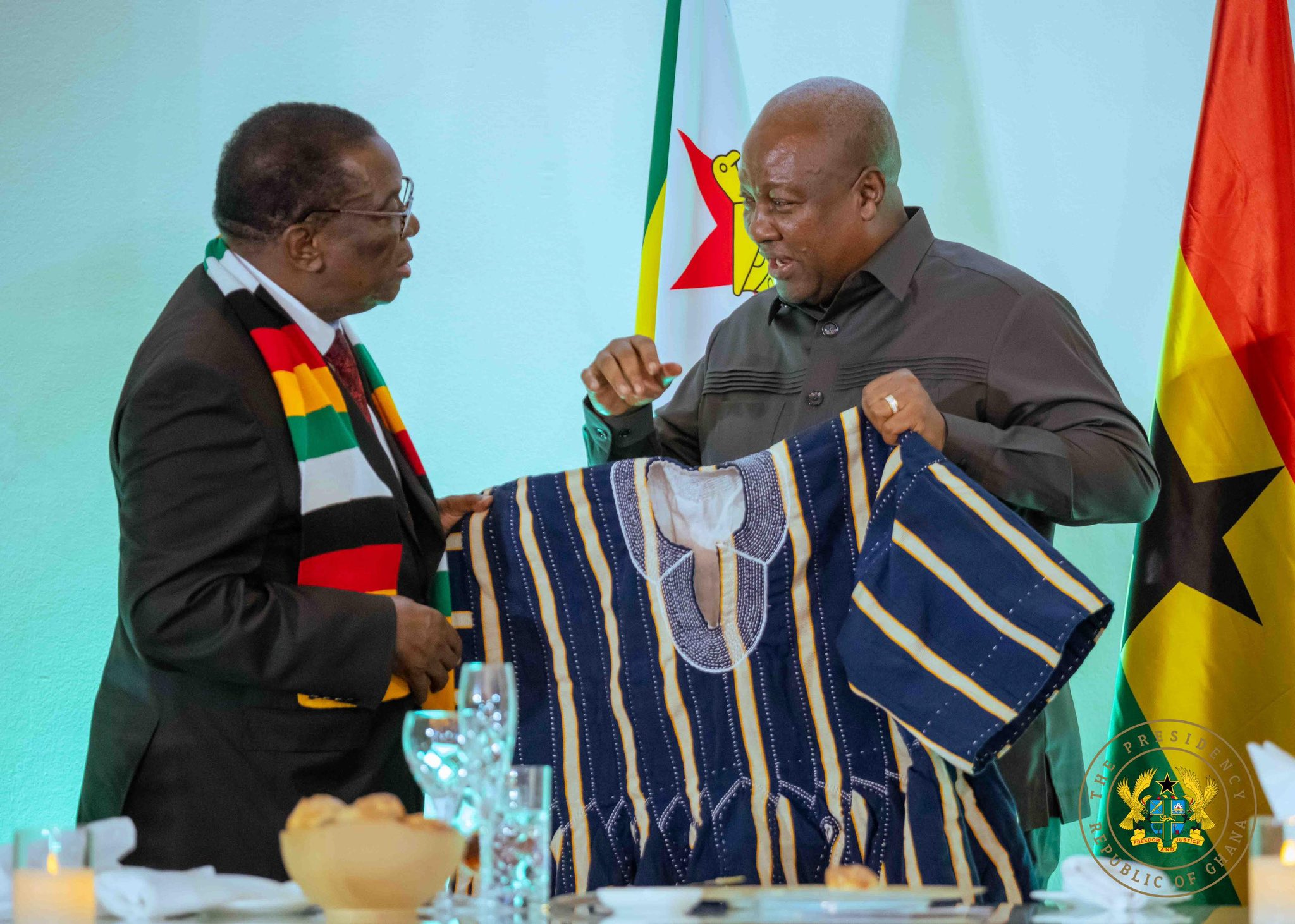 President John Dramani Mahama hosts Zimbabwean President Emmerson Mnangagwa at a state banquet in Accra, highlighting enduring Ghana&ndash;Zimbabwe relations built on mutual respect and trust.