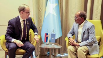 Somali President Hassan Sheikh Mohamud and Serbian Prime Minister Đuro Macut hold a sideline meeting at the Antalya Diplomacy Forum in Türkiye, focusing on strengthening bilateral ties and expanding cooperation.