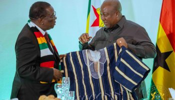 President John Dramani Mahama hosts Zimbabwean President Emmerson Mnangagwa at a state banquet in Accra, highlighting enduring Ghana–Zimbabwe relations built on mutual respect and trust.