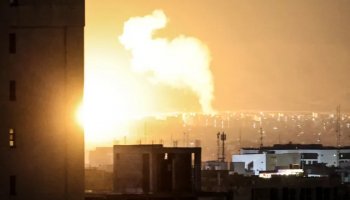 Smoke and fire rise from the site of airstrikes in a central area of the Iranian capital Tehran on March 6, 2026 [Atta Kenare /AFP]